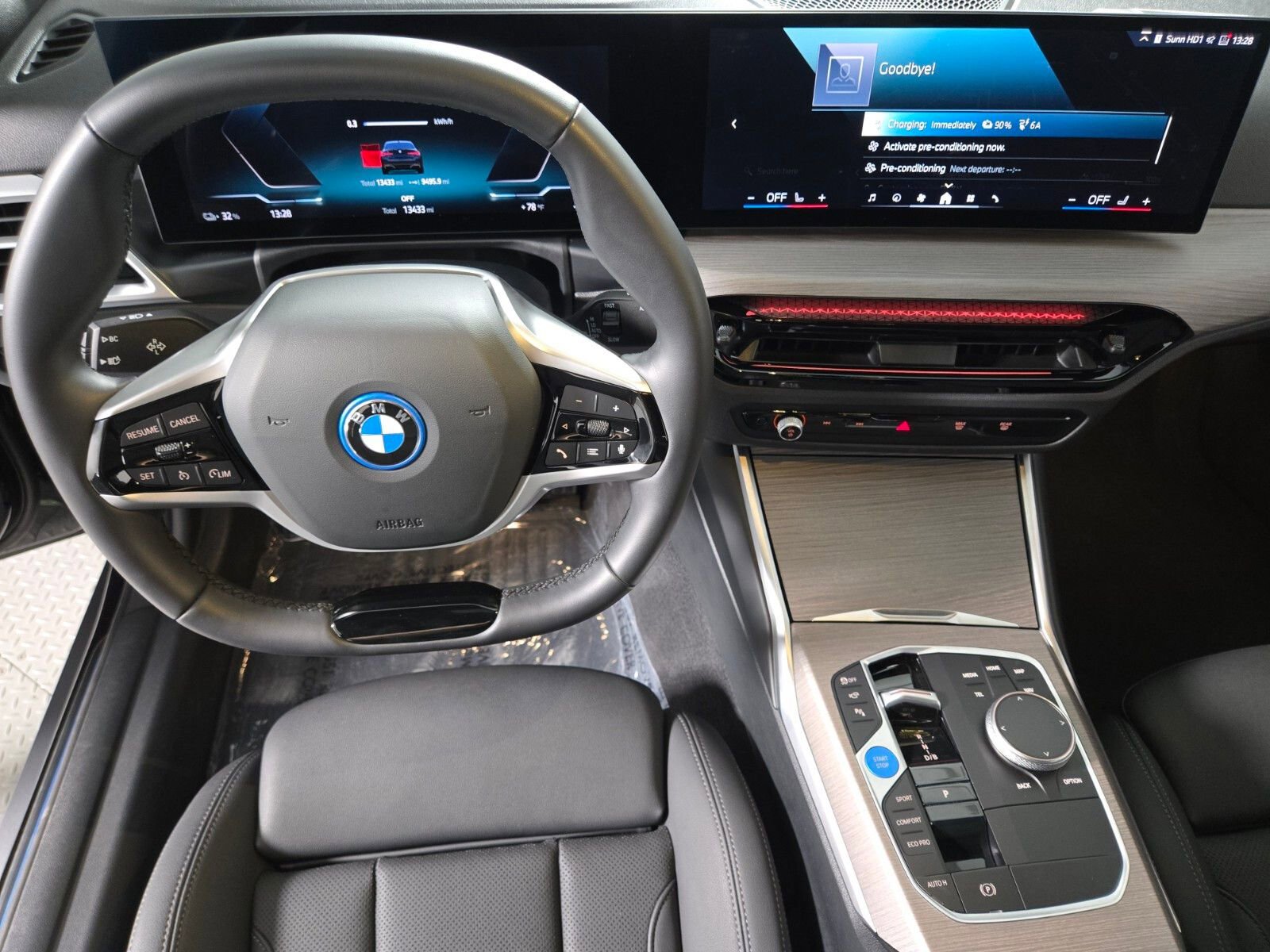 Used 2025 BMW i4 eDrive40 w/ Parking Assistance Package RWD image 14