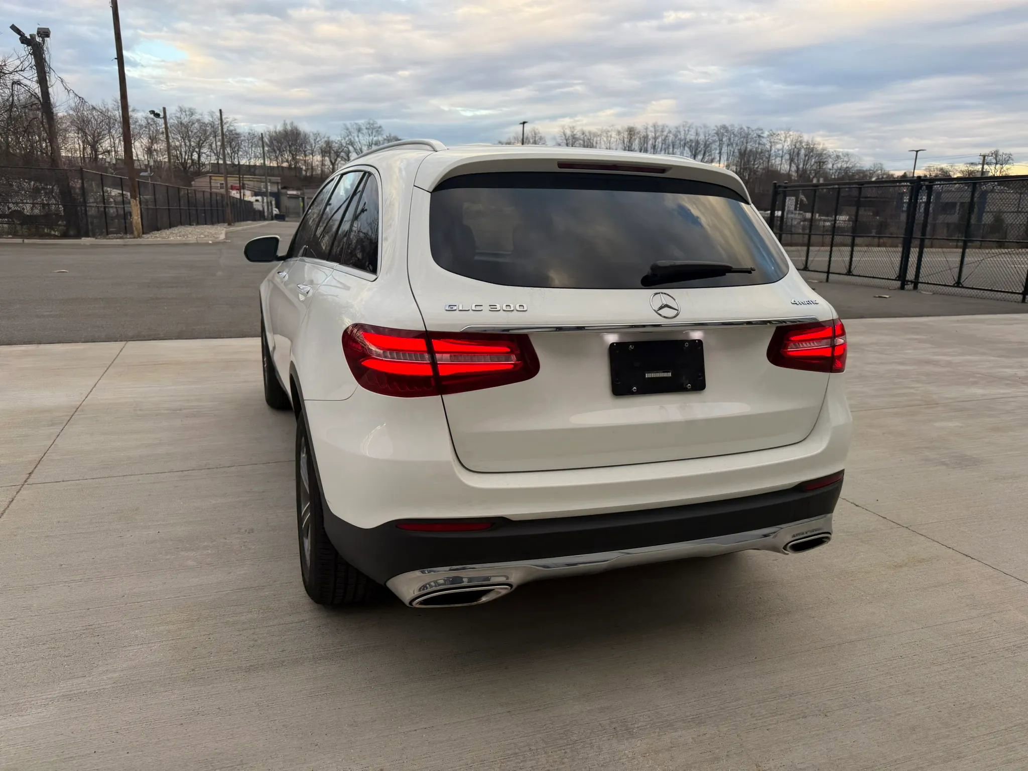 Used 2019 Mercedes-Benz GLC 300 4MATIC image 9