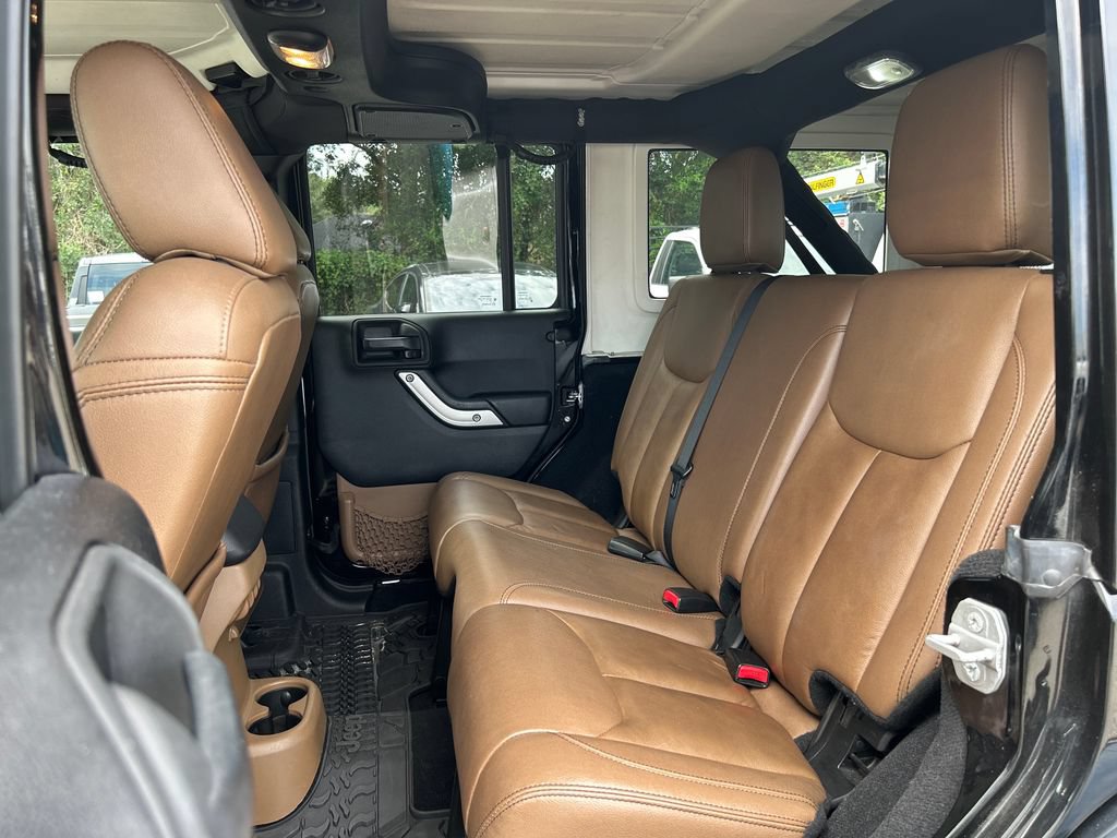 Used 2015 Jeep Wrangler Unlimited Sahara AWD/4WD image 10