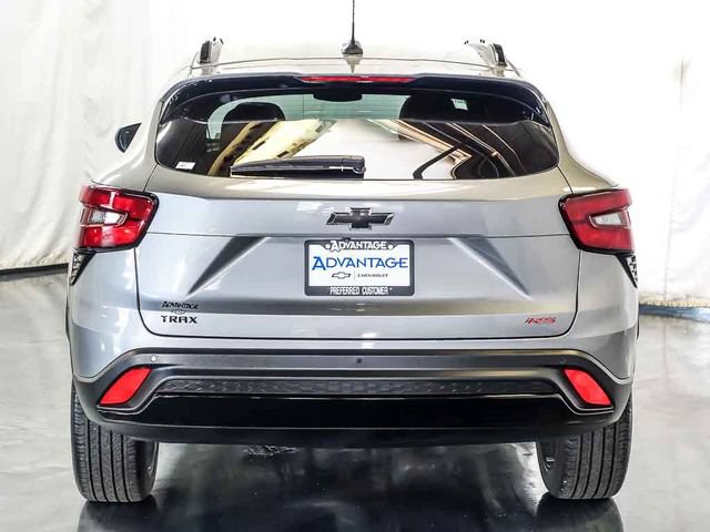 Certified 2025 Chevrolet Trax RS w/ Sunroof Package FWD image 8