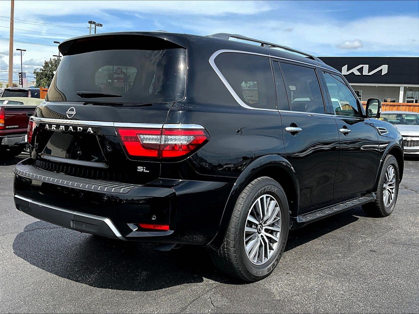 Used 2023 Nissan Armada SL w/ Captain's Chairs Package AWD/4WD image 6