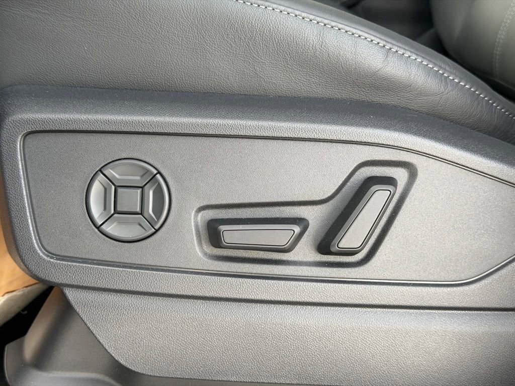 New 2025 Audi Q5 Premium Plus AWD/4WD image 24