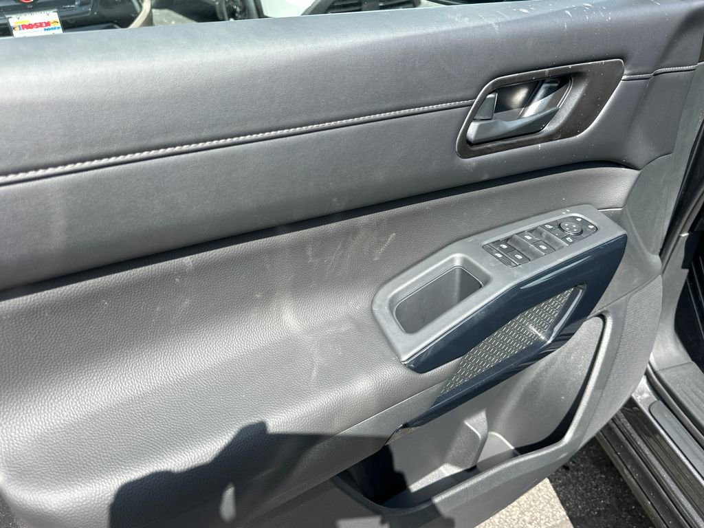 New 2026 Nissan Pathfinder SV image 10