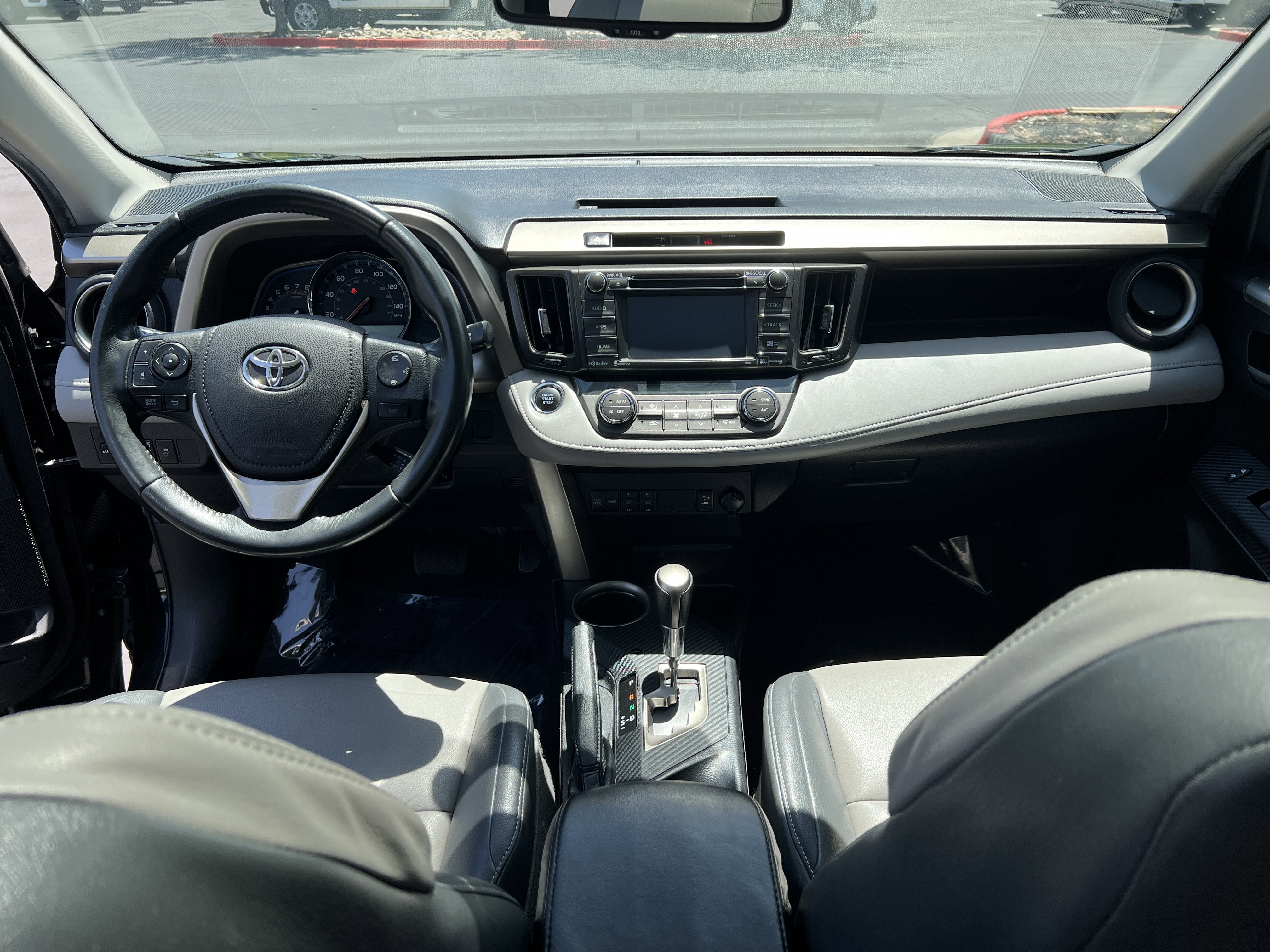 Used 2015 Toyota RAV4 Limited AWD/4WD image 23