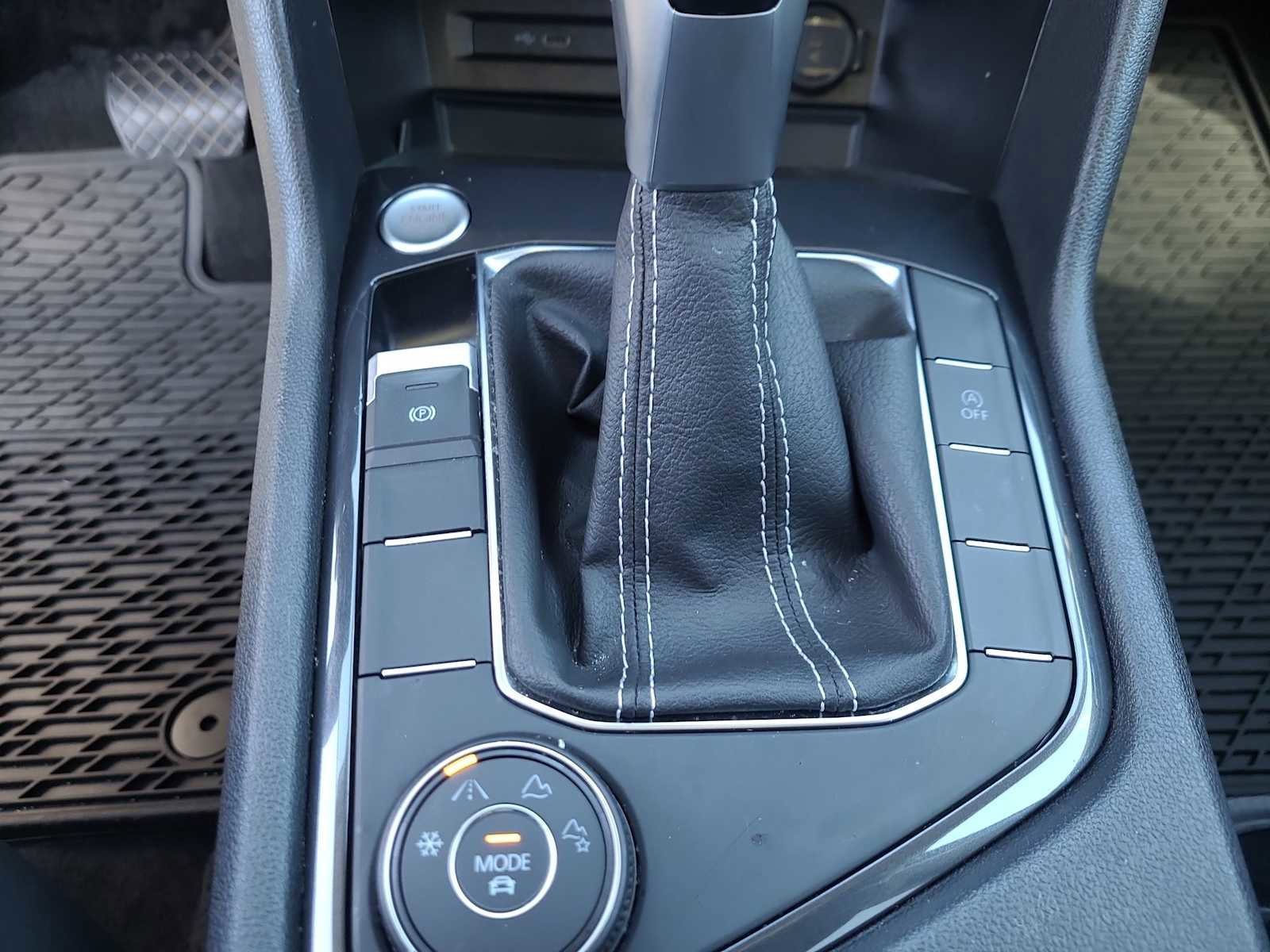 Used 2022 Volkswagen Tiguan SE image 25