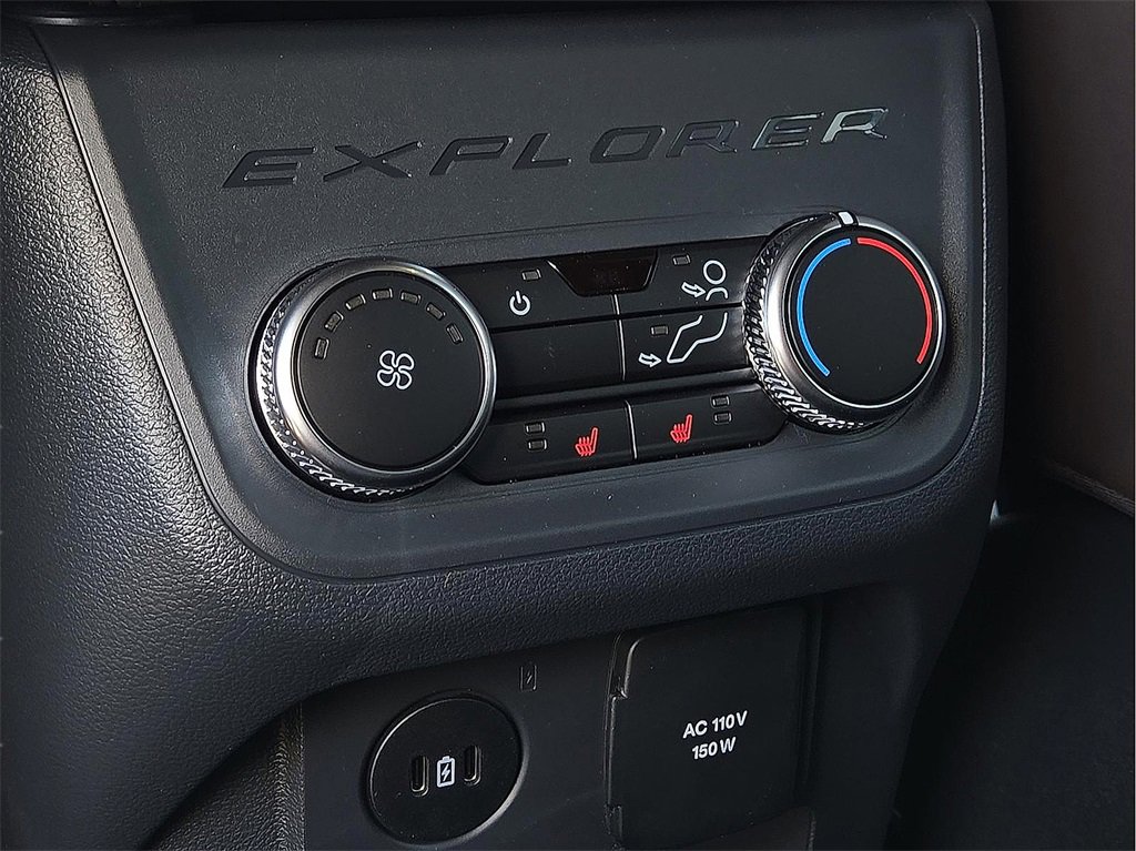 Used 2025 Ford Explorer Platinum image 9