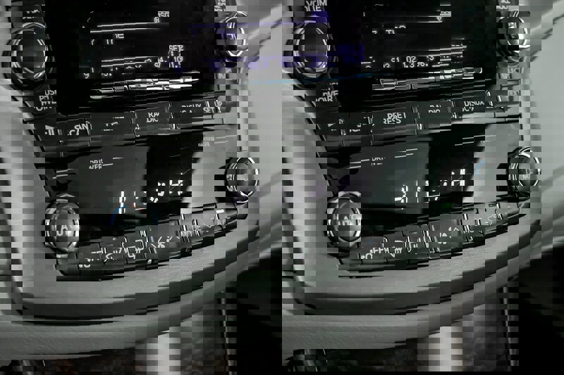 Used 2012 Toyota Avalon image 30