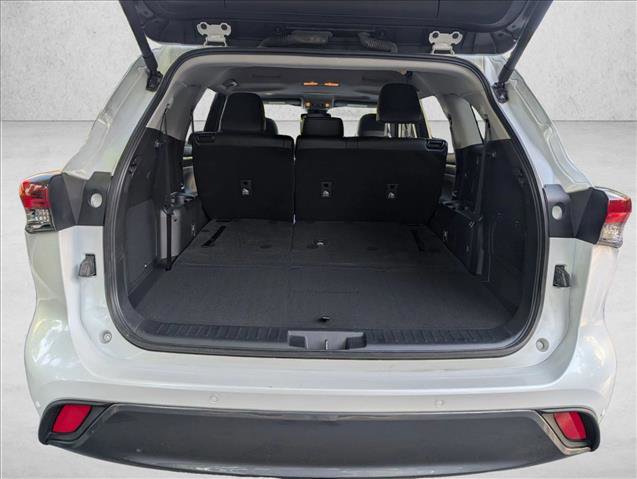 Used 2024 Toyota Highlander Limited AWD/4WD image 8