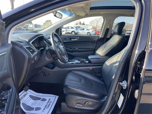 Certified 2018 Ford Edge Titanium w/ Equipment Group 301A image 16