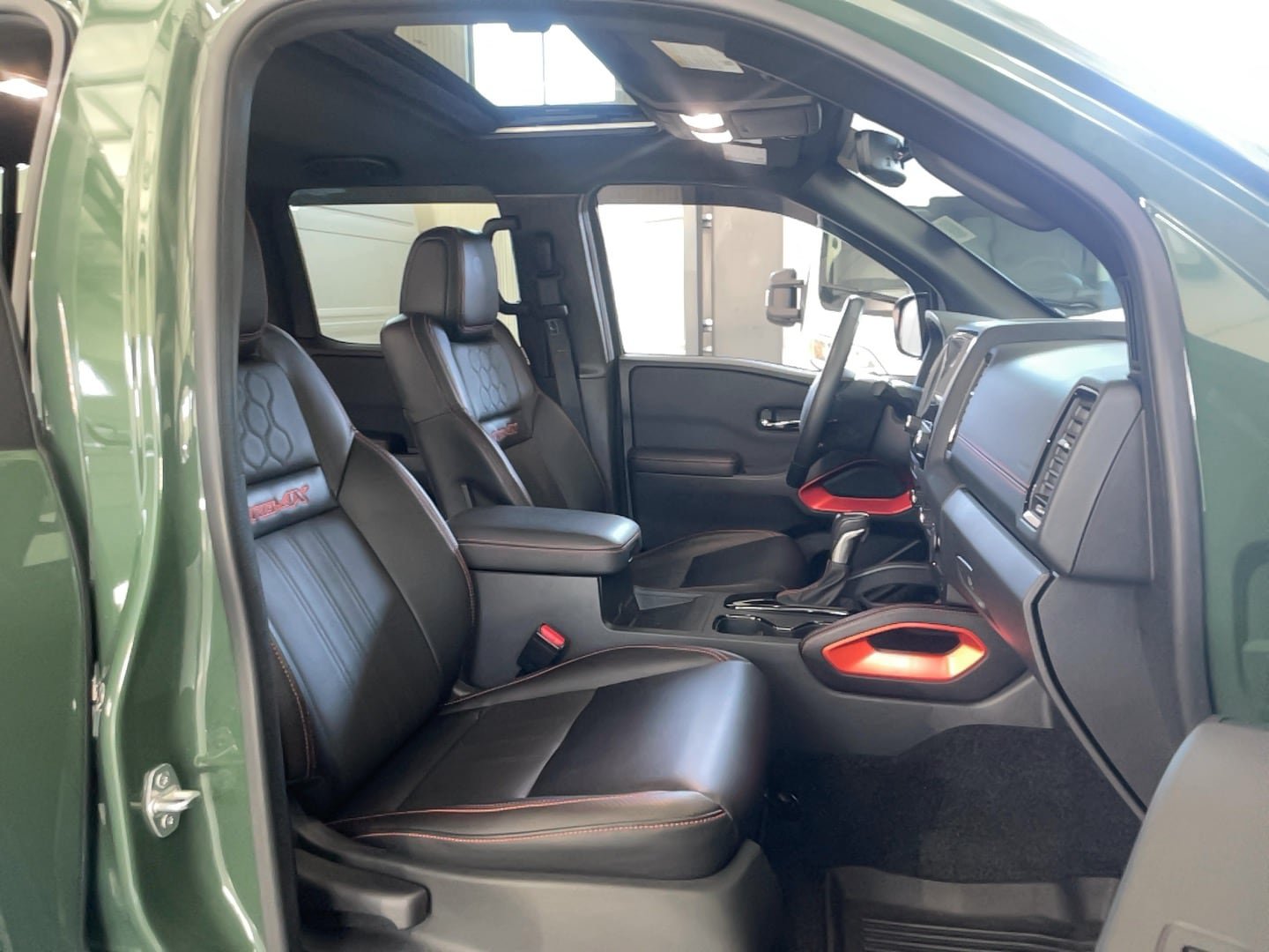 Used 2024 Nissan Frontier PRO-4X w/ Pro Premium Package AWD/4WD image 26