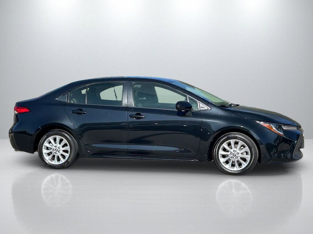Used 2022 Toyota Corolla LE w/ LE Convenience Package image 4