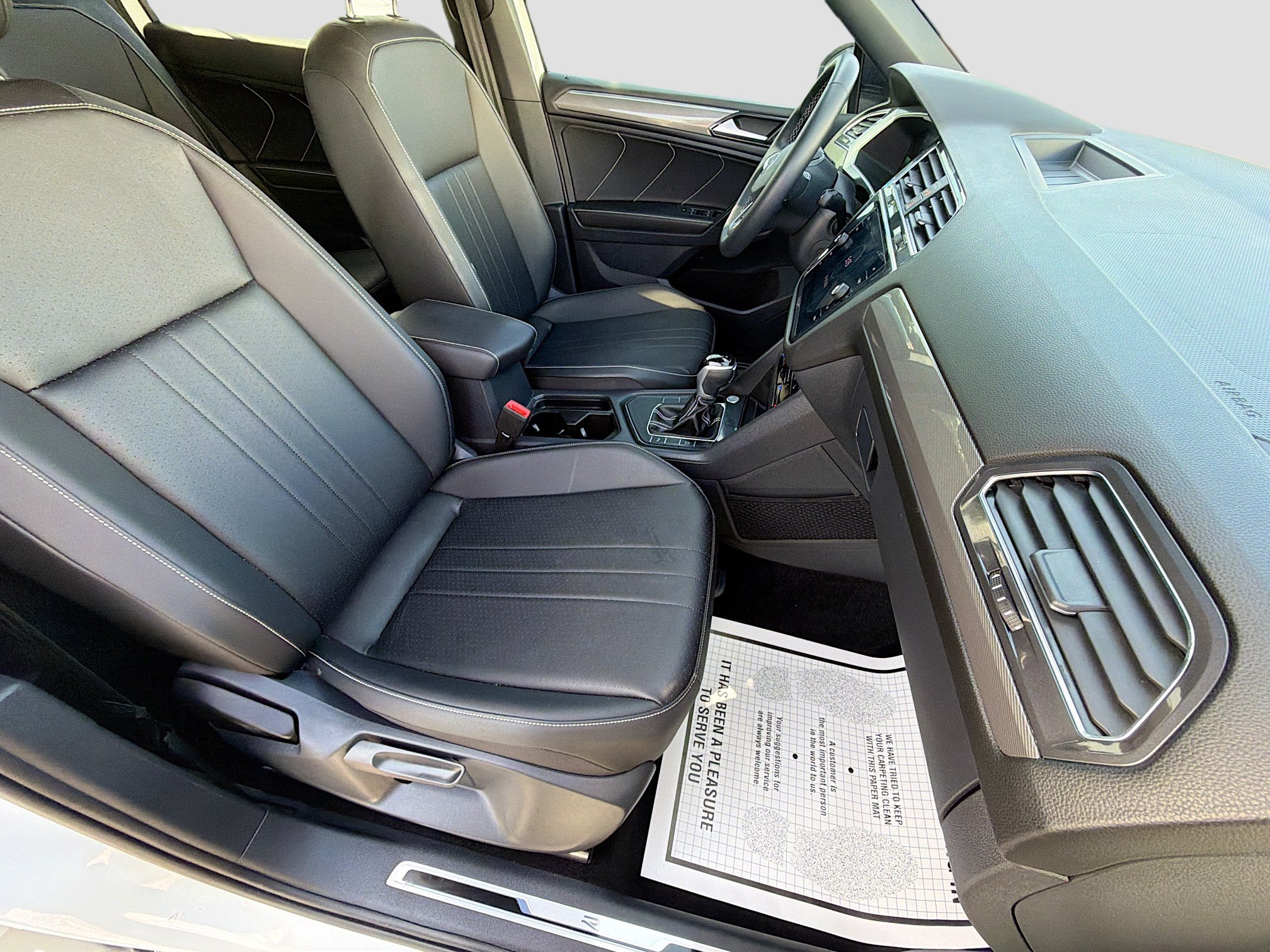 Used 2023 Volkswagen Tiguan SE R-Line FWD image 14