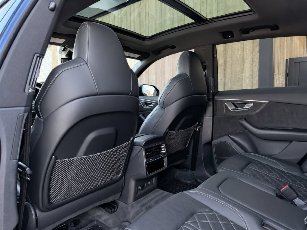 Used 2021 Audi SQ8 Premium Plus w/ SQ8 Black Optic Package AWD/4WD image 13