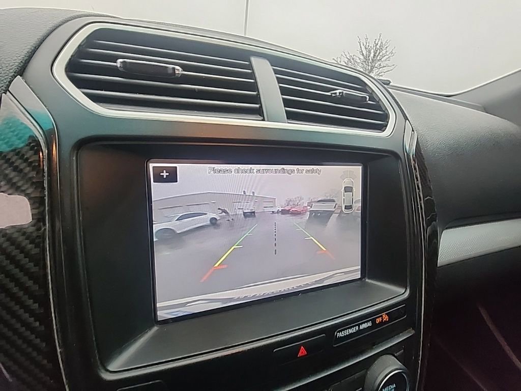 Used 2017 Ford Explorer XLT w/ Equipment Group 202A image 18