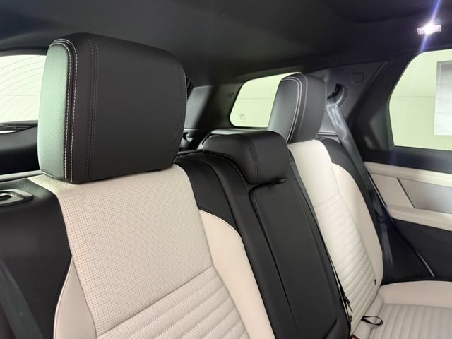 New 2026 Land Rover Discovery Sport Landmark AWD/4WD image 29