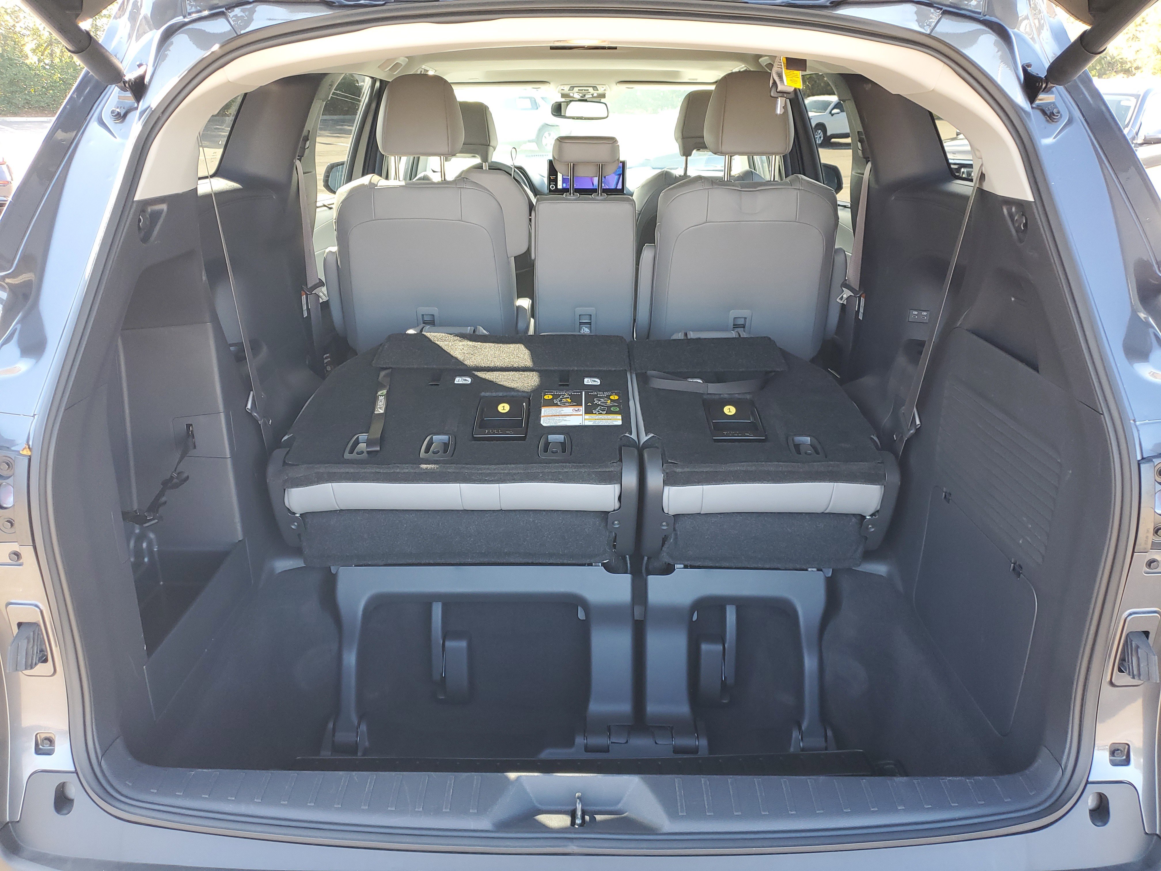 Used 2025 Toyota Sienna XLE image 20