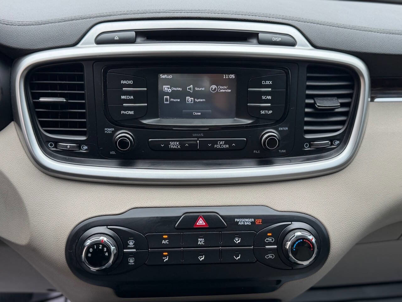 Used 2016 Kia Sorento FWD image 12