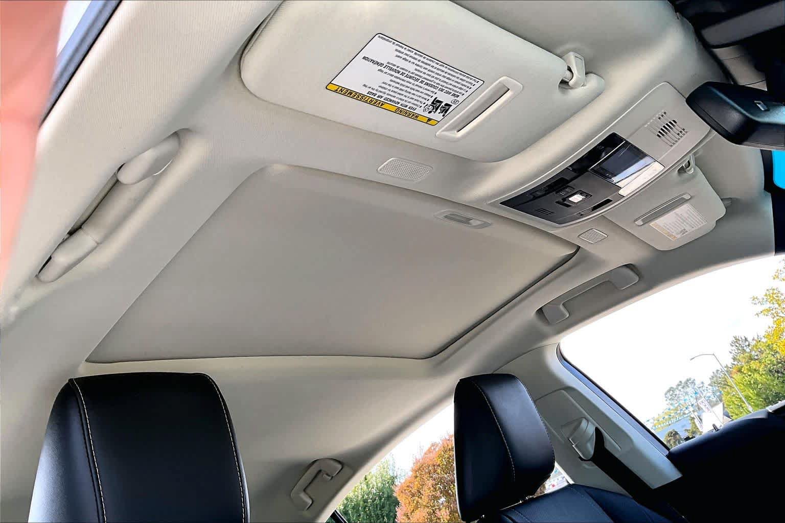 Used 2024 Lexus ES 300h w/ Luxury Package FWD image 13
