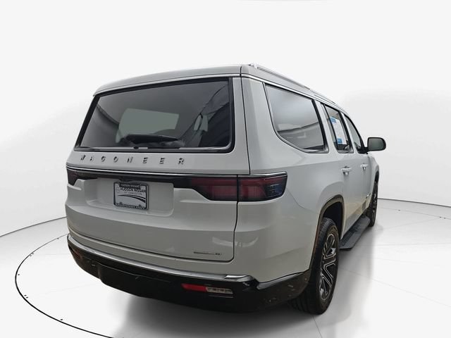 Used 2024 Jeep Wagoneer Series II w/ Flexible Seating Group RWD image 6