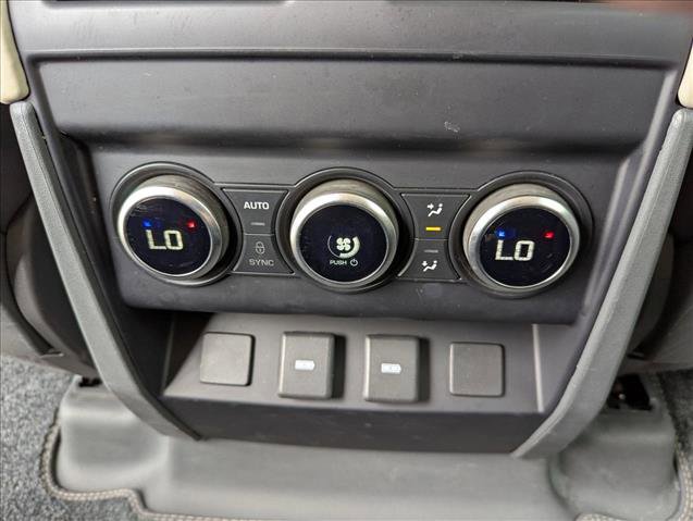 Used 2024 Land Rover Defender 130 X-Dynamic SE image 17