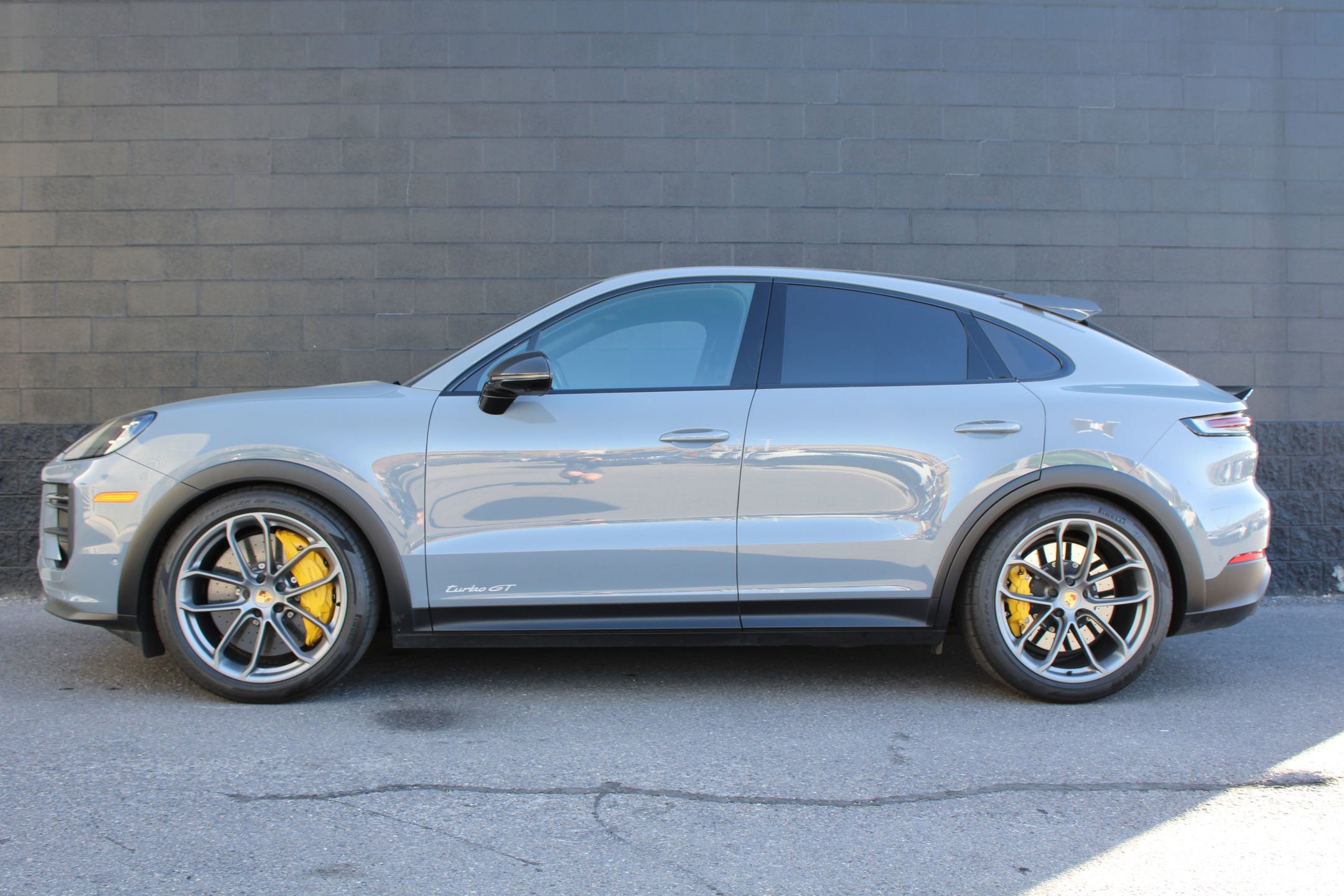 Certified 2024 Porsche Cayenne Turbo GT image 2