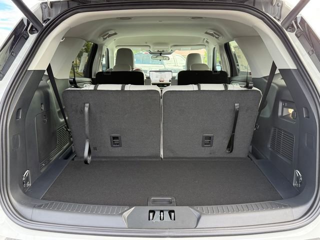 New 2026 Ford Explorer Active w/ Active Comfort Package image 3