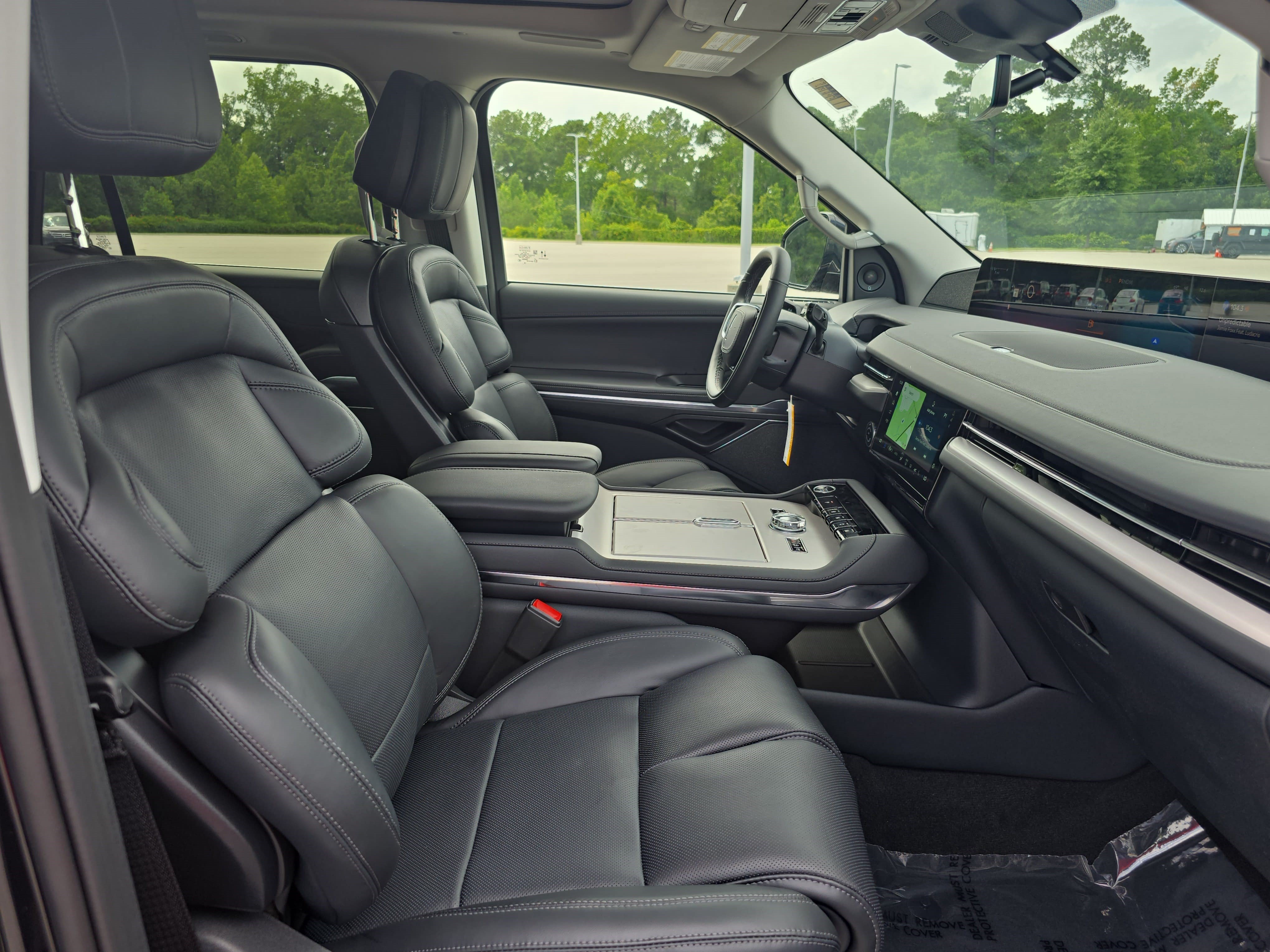 New 2027 Lincoln Navigator Reserve AWD/4WD image 10