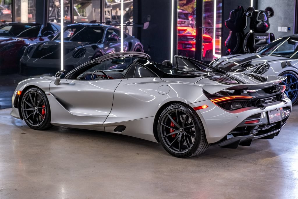 Used 2020 McLaren 720S Spider RWD image 2