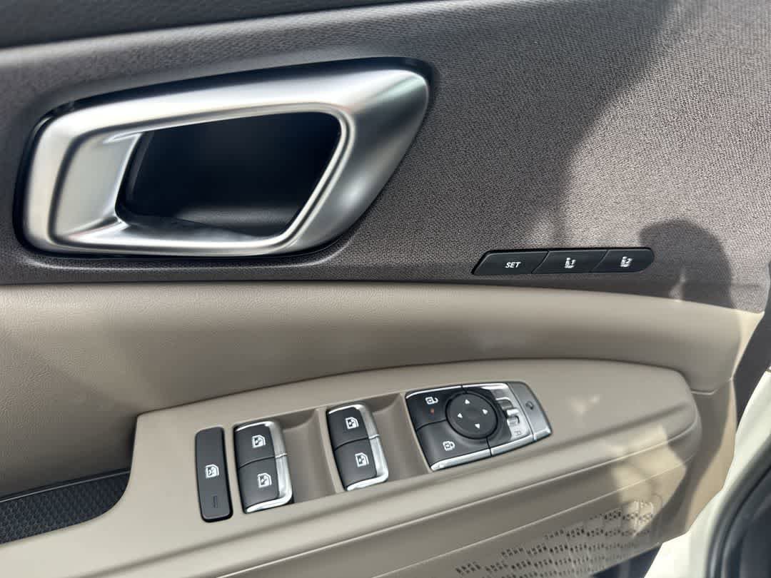 New 2026 Kia Carnival EX FWD image 13