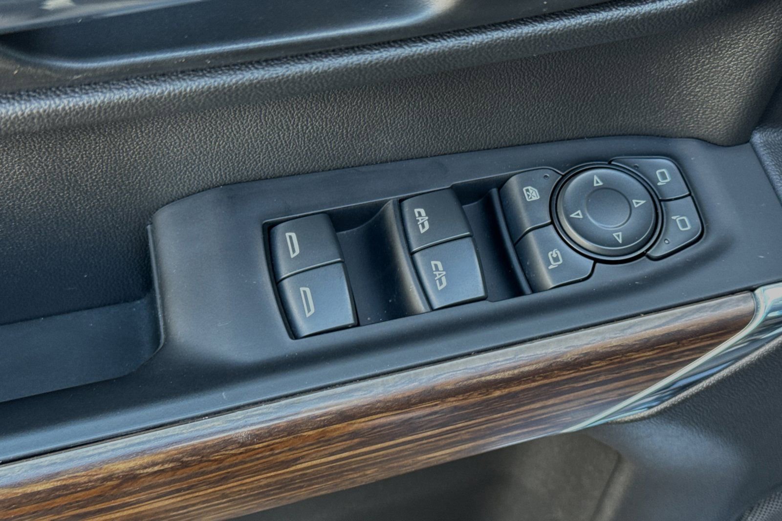 Used 2022 Chevrolet Silverado 1500 High Country w/ Z71 Off-Road Package image 11