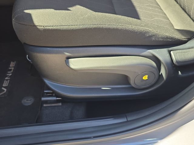 Used 2023 Hyundai Venue SE image 20