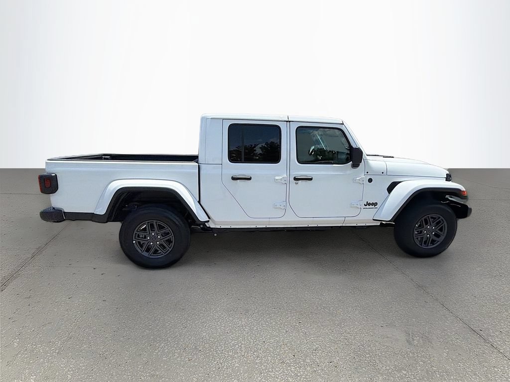 New 2026 Jeep Gladiator Sport AWD/4WD image 3