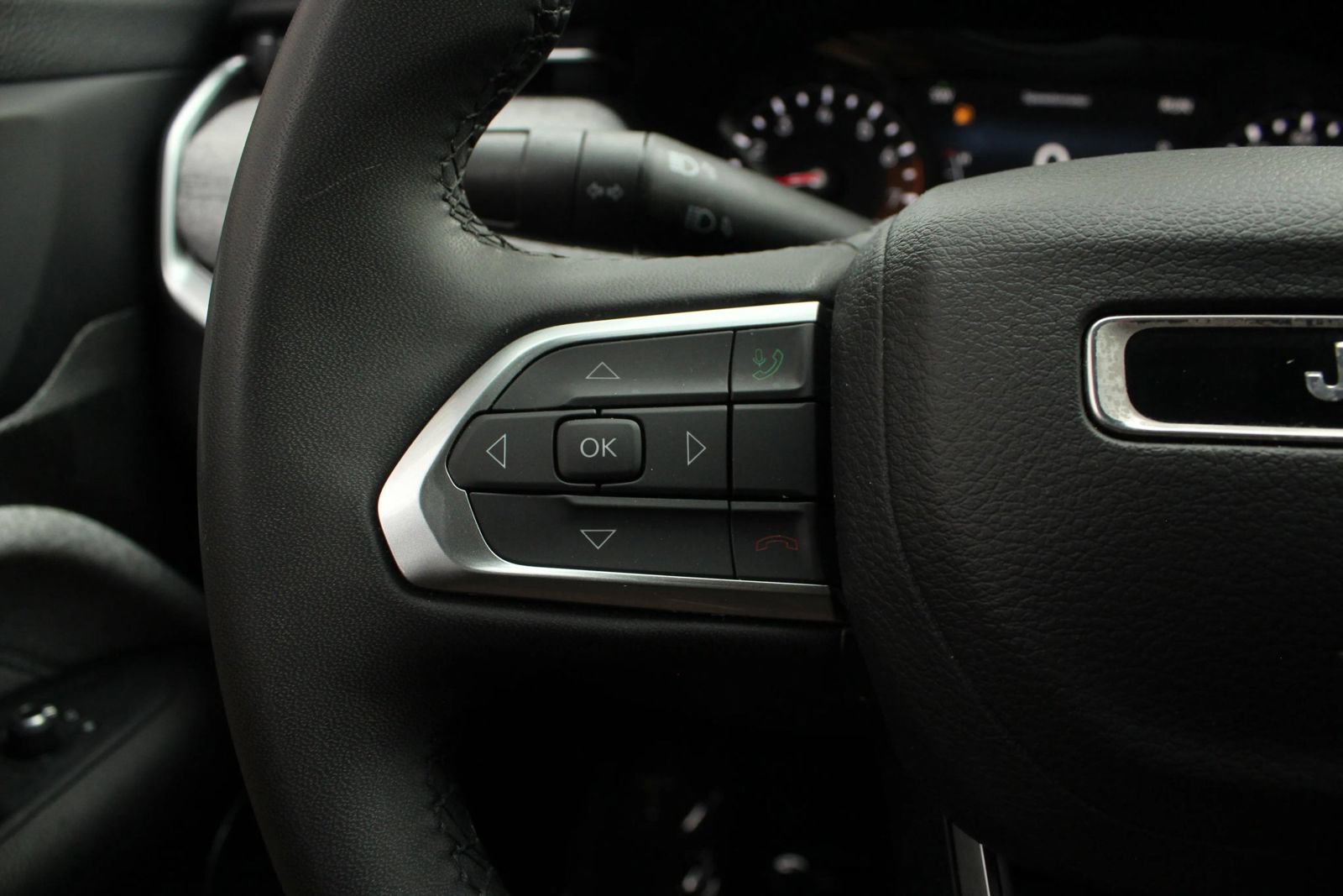 Used 2024 Jeep Compass Latitude AWD/4WD image 29