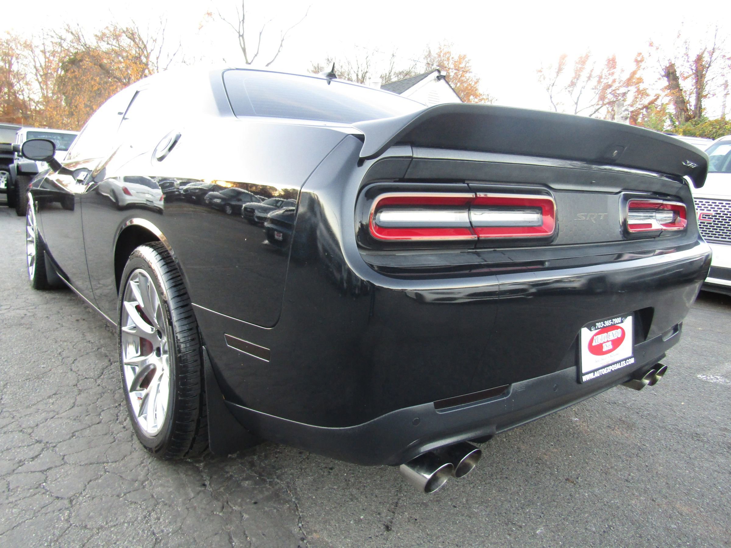 Used 2015 Dodge Challenger SRT w/ Technology Group image 5