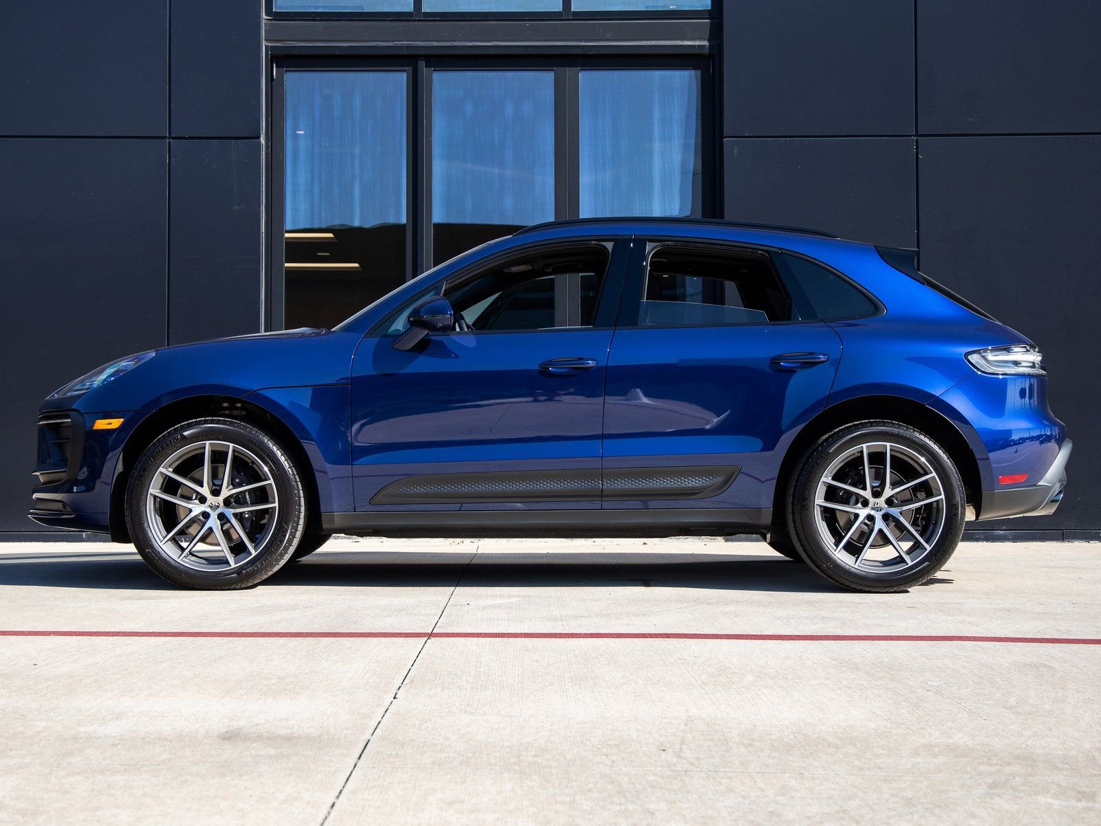 Certified 2026 Porsche Macan image 2