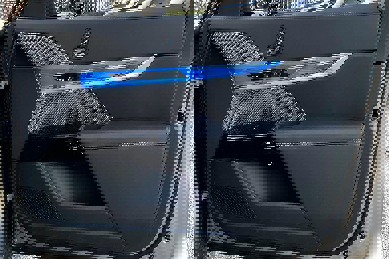 Used 2025 BMW i7 xDrive60 image 21