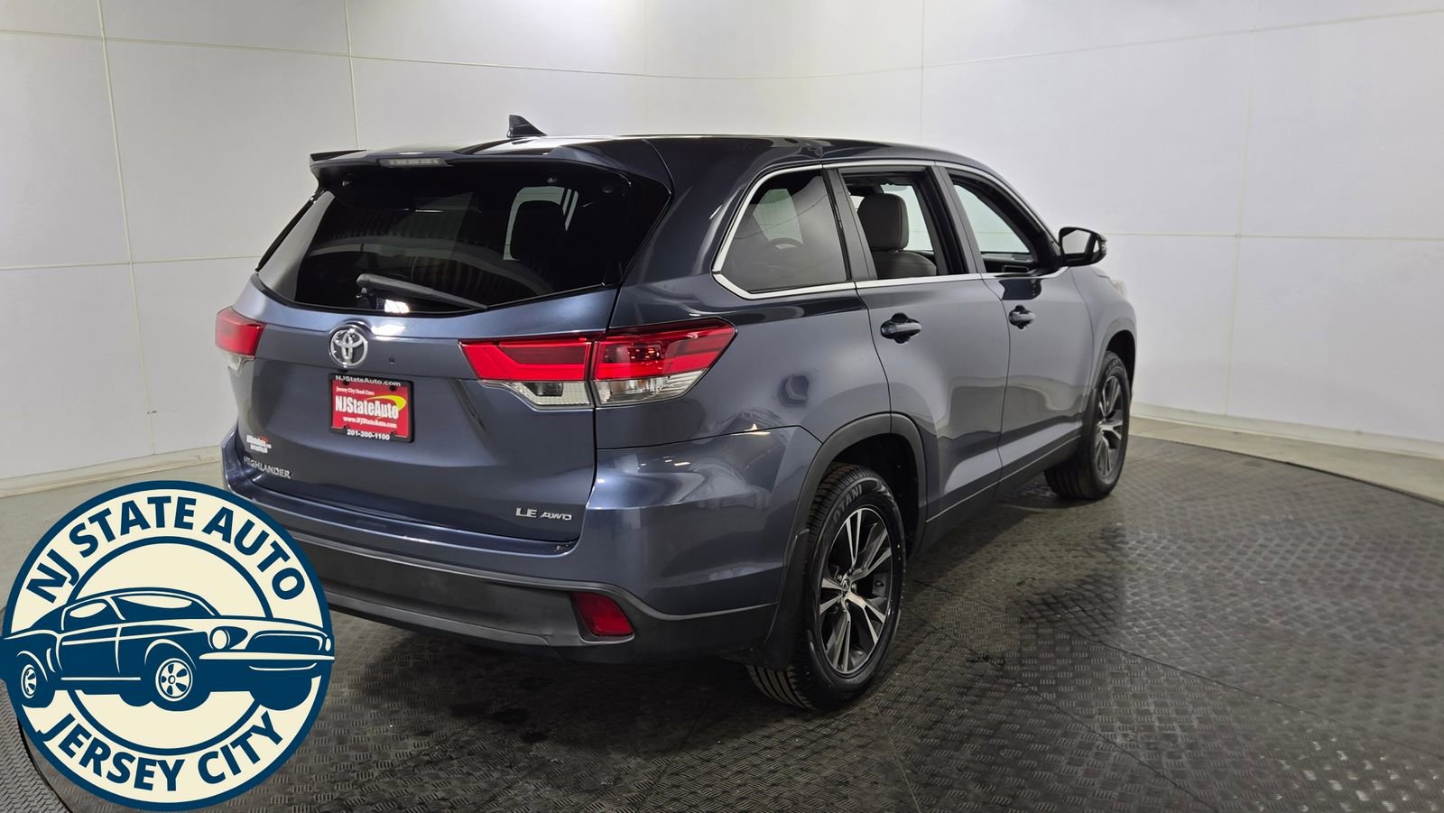 Used 2019 Toyota Highlander Plus AWD/4WD image 7