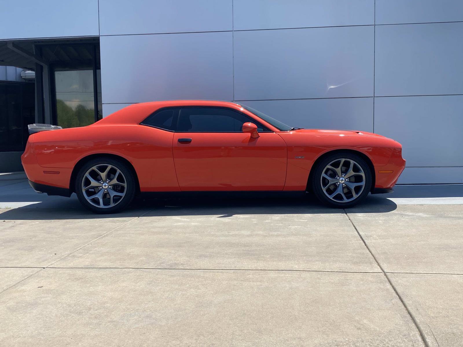 Used 2017 Dodge Challenger R/T w/ Driver Convenience Group RWD image 3