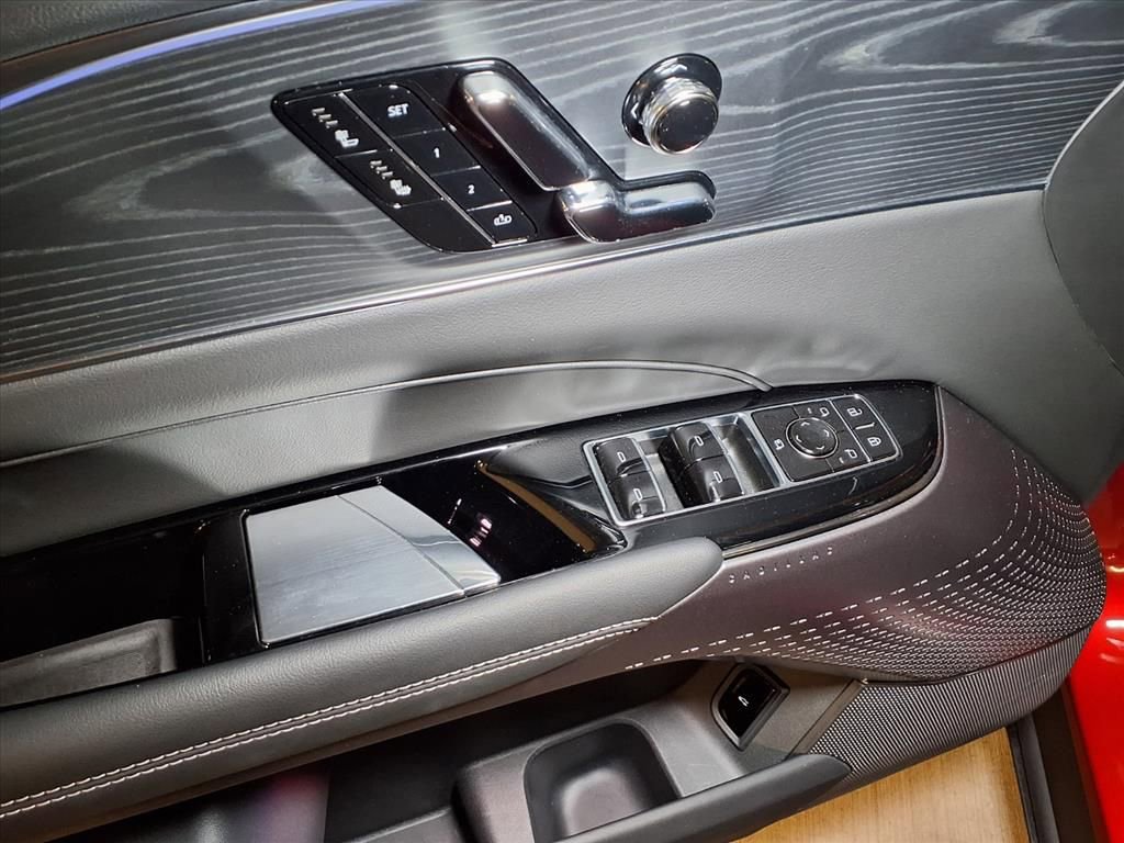 Certified 2025 Cadillac Lyriq Sport image 15