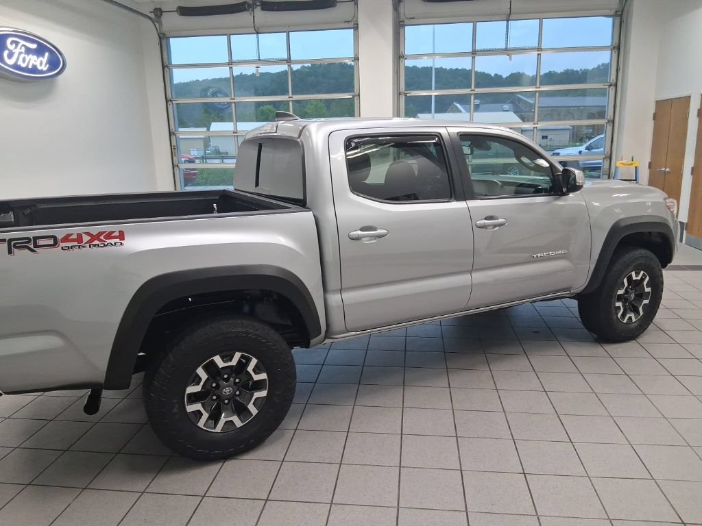 Used 2023 Toyota Tacoma TRD Off-Road w/ Technology Package AWD/4WD image 20