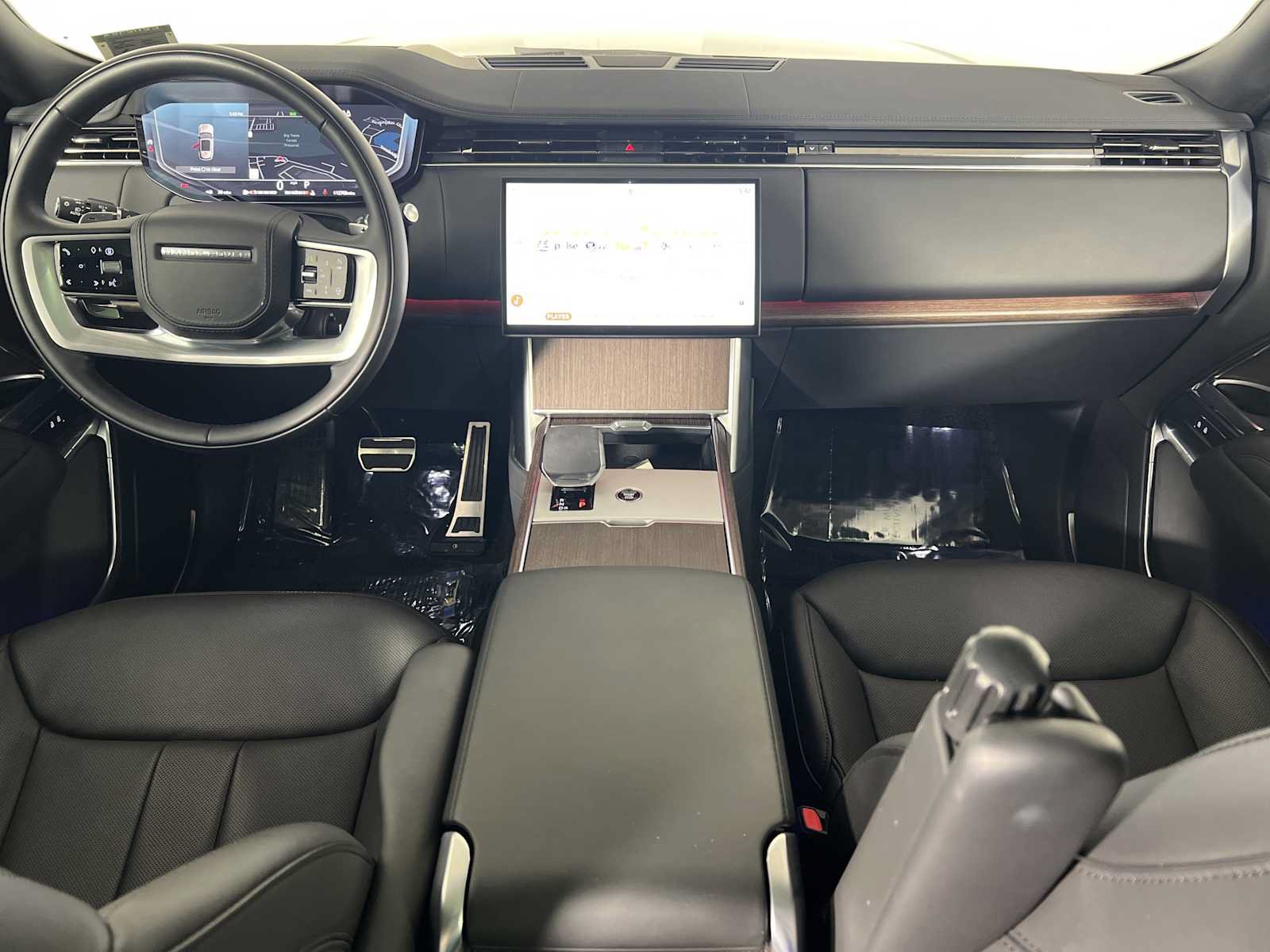 Used 2025 Land Rover Range Rover SE AWD/4WD image 24