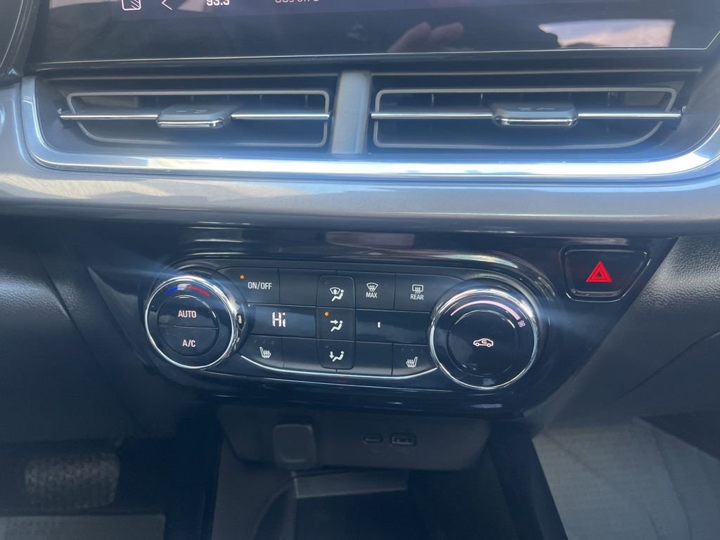 Used 2024 Chevrolet Trax ACTIV w/ Sunroof Package image 24