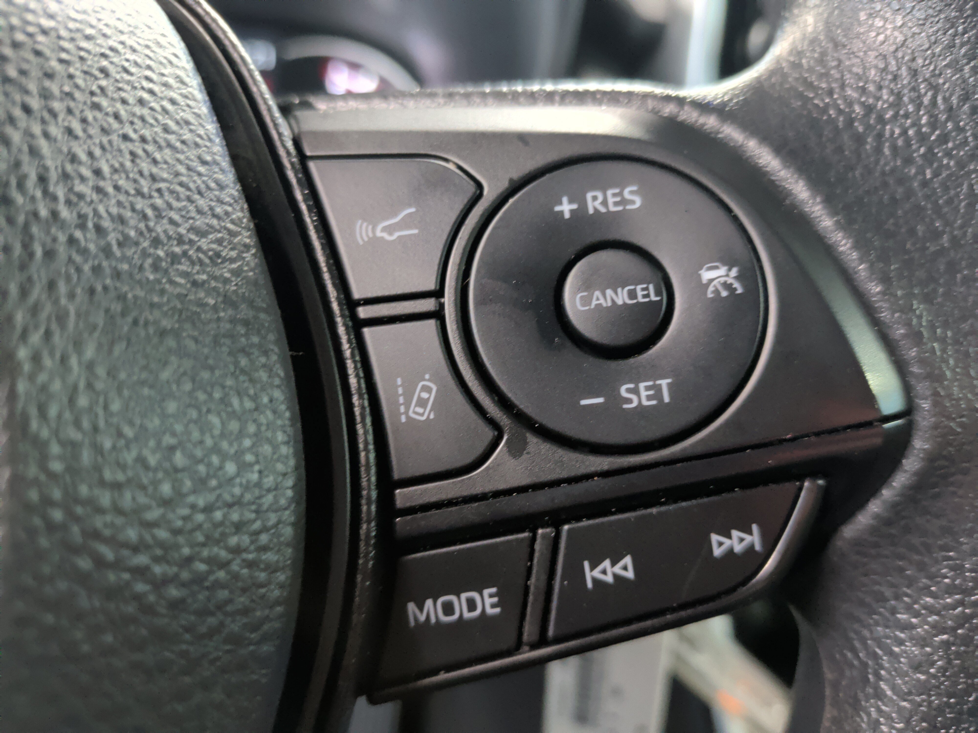 Certified 2025 Toyota RAV4 LE FWD image 21