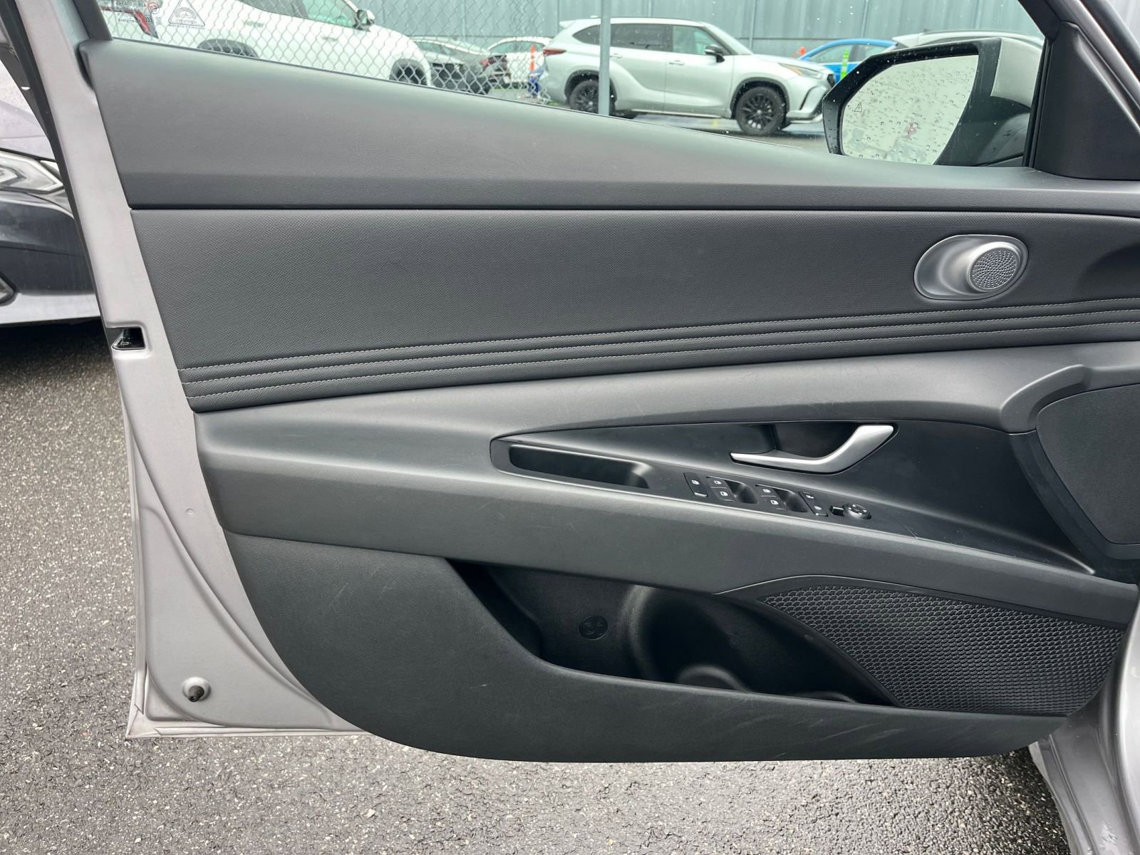 Used 2025 Hyundai Elantra SEL image 18