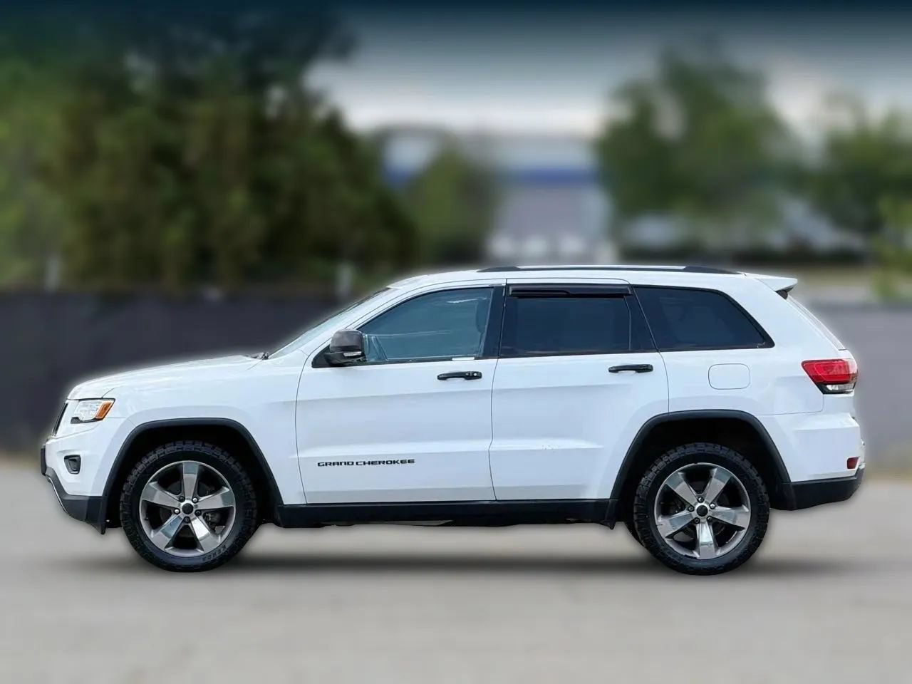 Used 2015 Jeep Grand Cherokee Limited w/ Luxury Group II AWD/4WD image 7