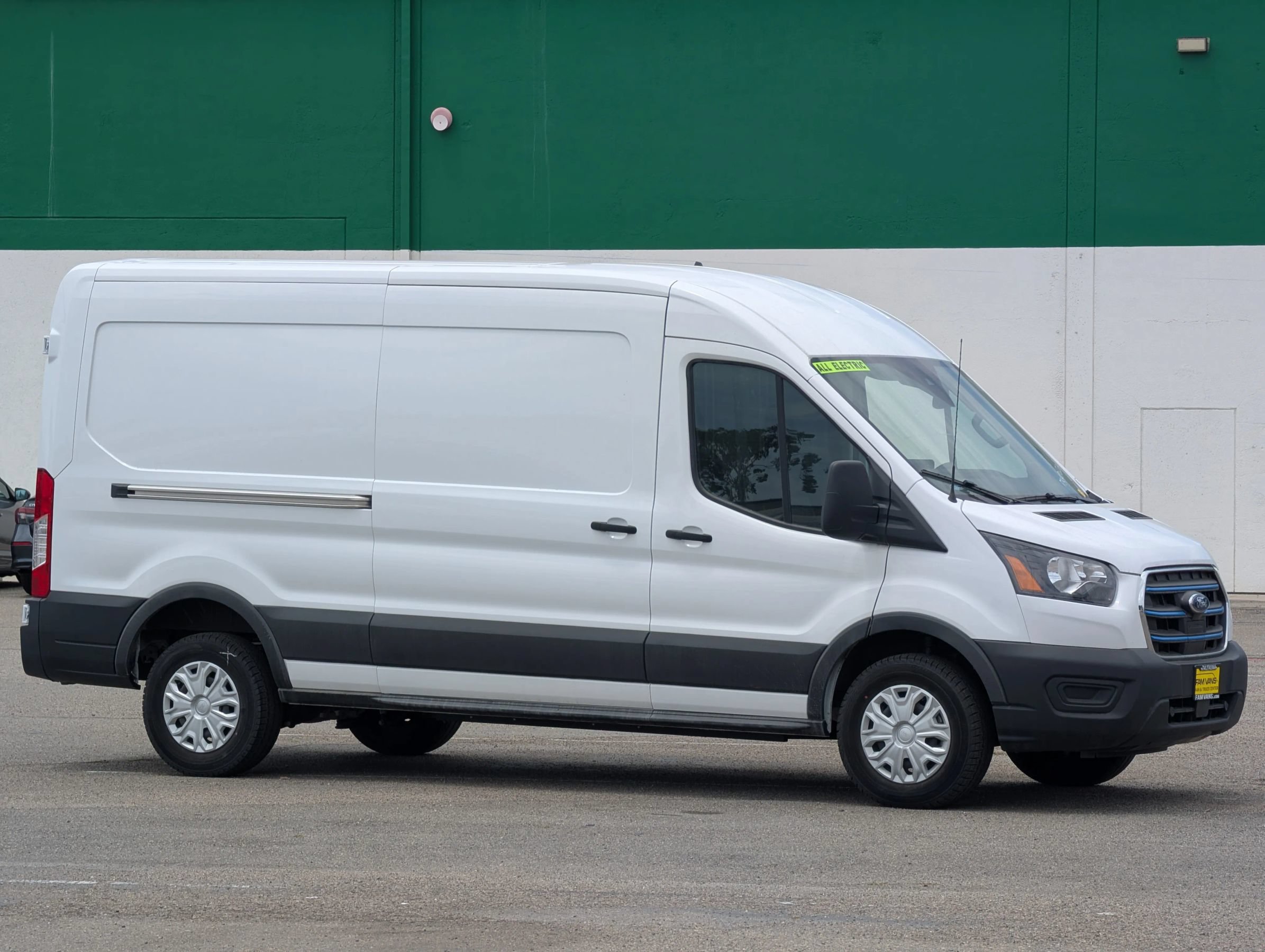 Used 2023 Ford E-Transit Medium Roof RWD image 1