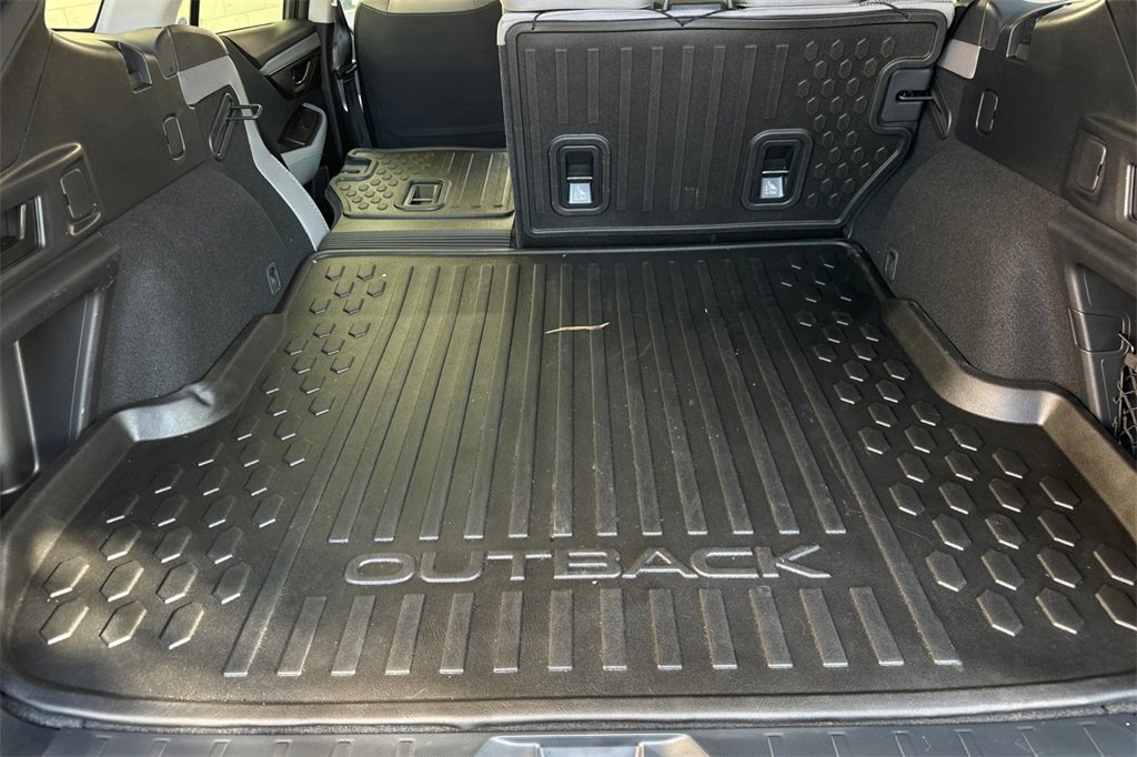 Used 2025 Subaru Outback Premium w/ Popular Package #1A image 15