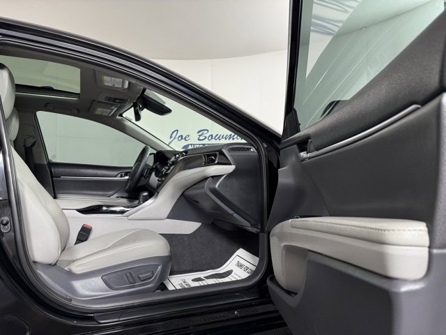 Used 2019 Toyota Camry XSE image 17