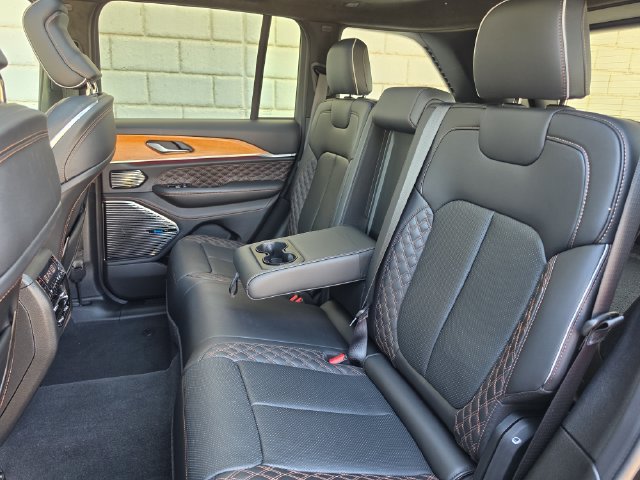 Used 2024 Jeep Grand Cherokee Summit AWD/4WD image 37