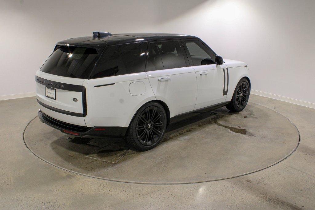 Used 2022 Land Rover Range Rover SE image 5